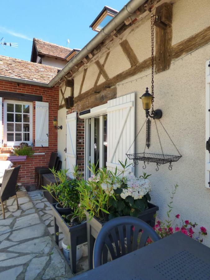 Chambres D'Hotes Les Muscaris Feins-en-Gatinais Eksteriør billede